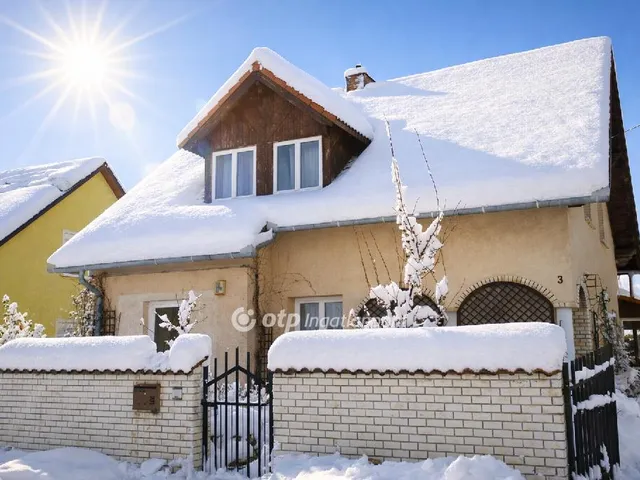 Eladó ház Ajka 200 nm