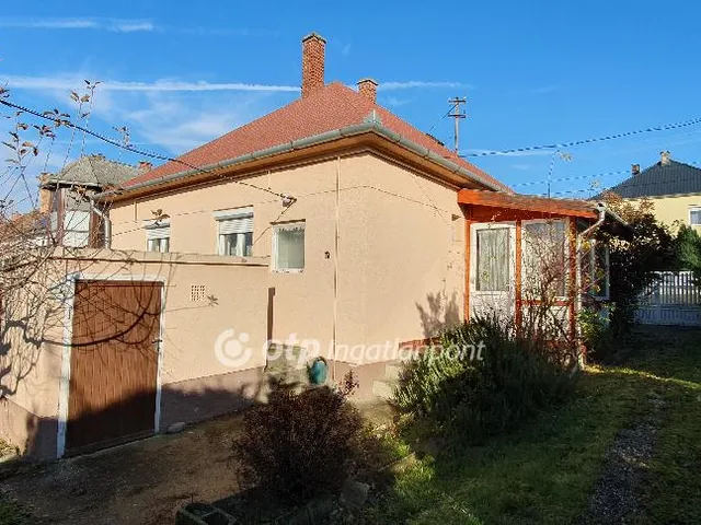 Eladó ház Devecser 75 nm