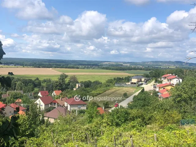 Eladó telek Ajka 1454 nm