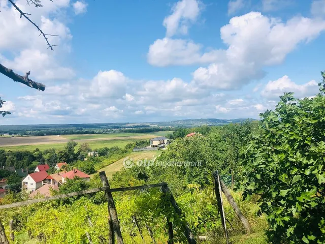 Eladó telek Ajka 1454 nm