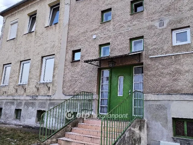 Eladó lakás Ajka 42 nm