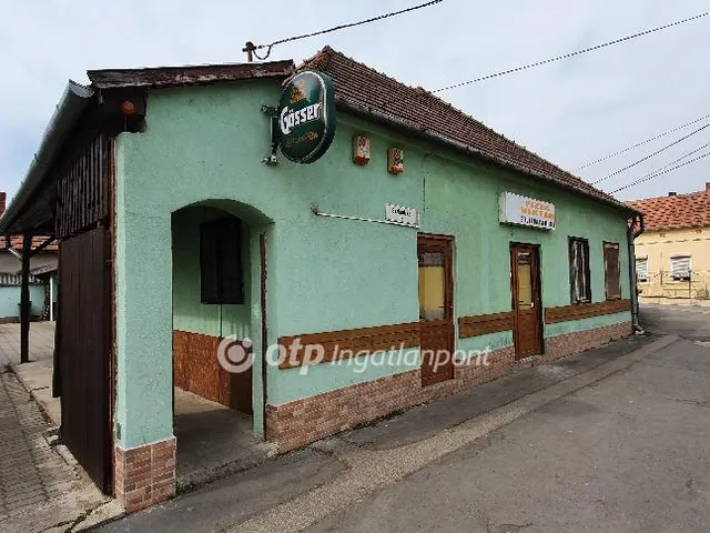 Eladó kereskedelmi és ipari ingatlan Devecser 170 nm