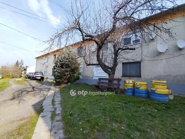 Eladó lakás Devecser 69 nm