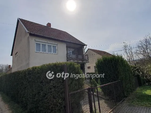Eladó ház Ajka 138 nm