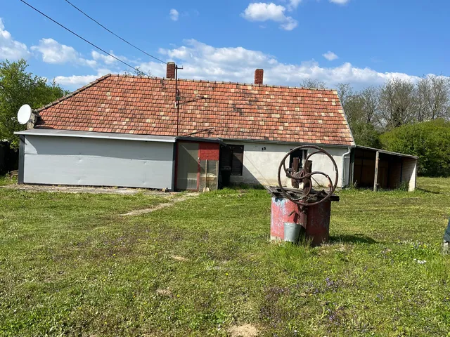 Eladó ház Oroszi 70 nm