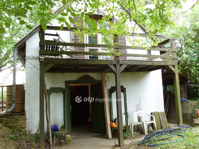 Eladó telek Lesenceistvánd 61 nm