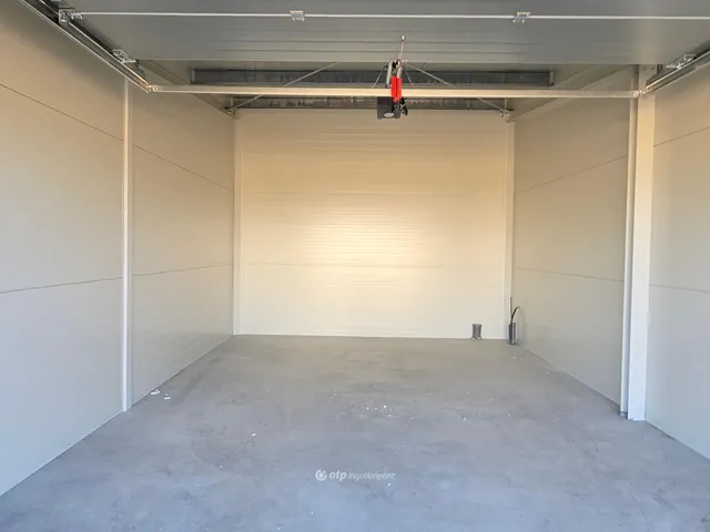 Eladó garázs Ajka 25 nm