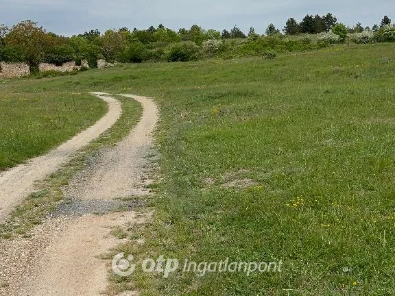 Eladó telek Lesencetomaj 1700 nm
