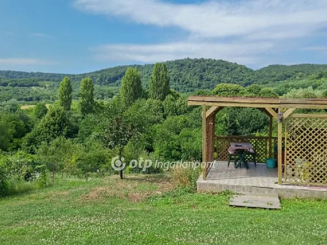 Eladó telek Lesencefalu 20 nm