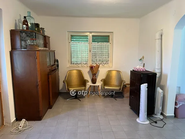 Eladó telek Kisapáti 1295 nm