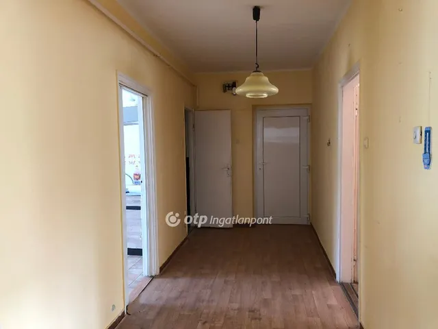 Eladó lakás Ajka 84 nm