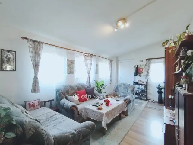 Eladó ház Nagypirit 77 nm