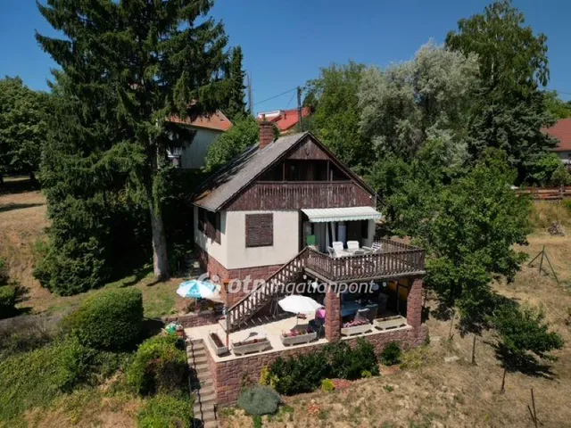 Eladó nyaraló Ábrahámhegy 180 nm