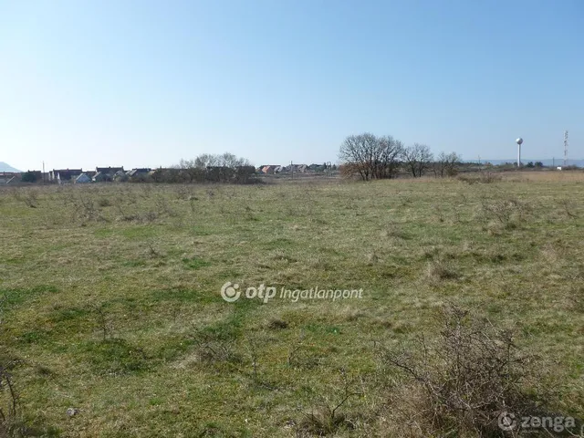 Eladó telek Tapolca 23777 nm