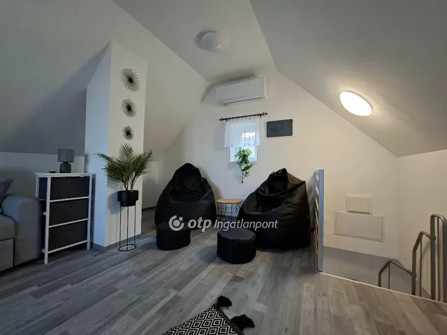 Eladó telek Somlószőlős 90 nm