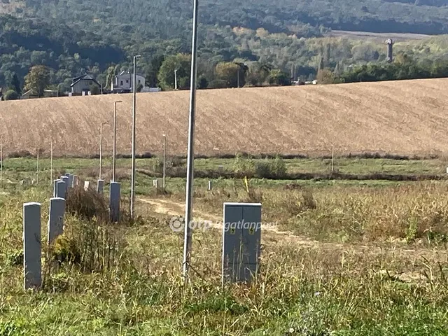 Eladó telek Üröm, lakópark 874 nm