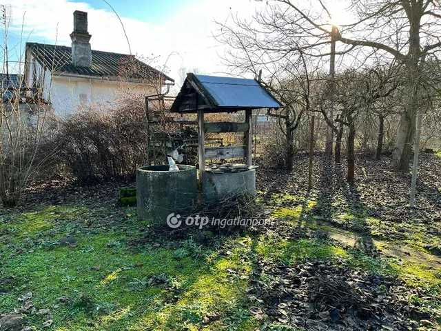 Eladó telek Baracs, Vasútállomás 769 nm