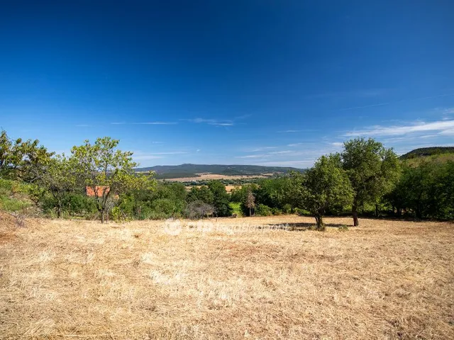 Eladó telek Tapolca, Csobánc 4816 nm