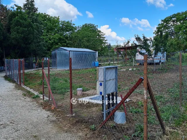 Eladó telek Ábrahámhegy 610 nm