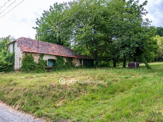 Eladó telek Várvölgy 40 nm