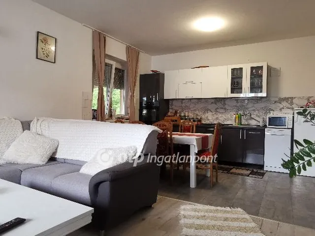 Eladó ház Raposka, Szent György-hegy lábánál 228 nm