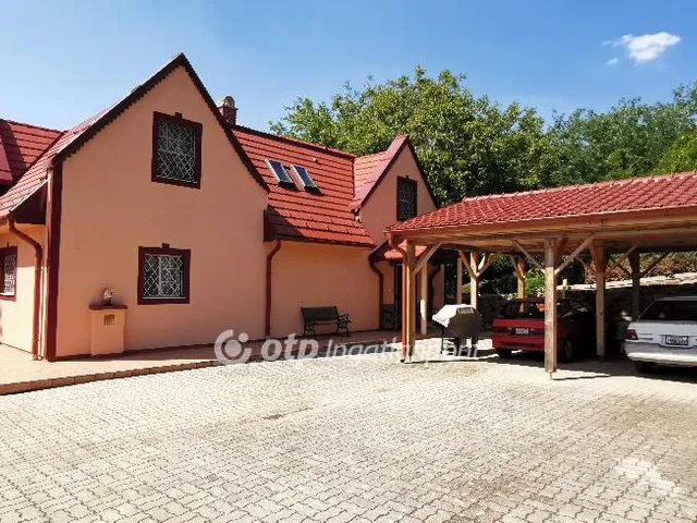 Eladó ház Badacsonytomaj, csendes 254 nm