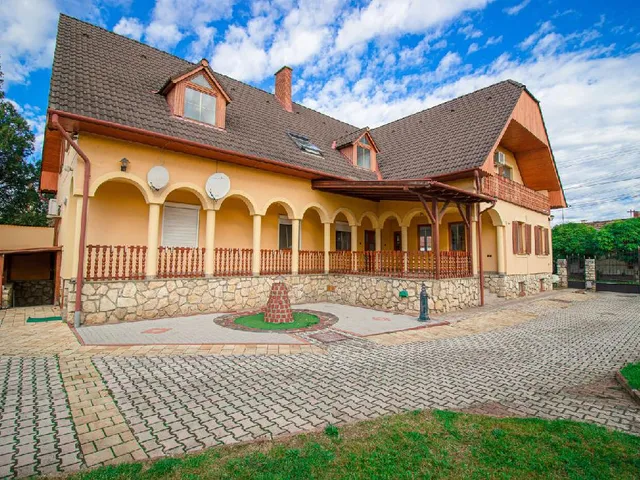 Eladó ház Tapolca, Déli városrész 574 nm