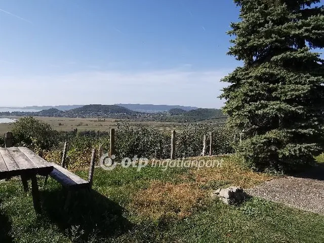 Eladó telek Badacsonytördemic 100 nm