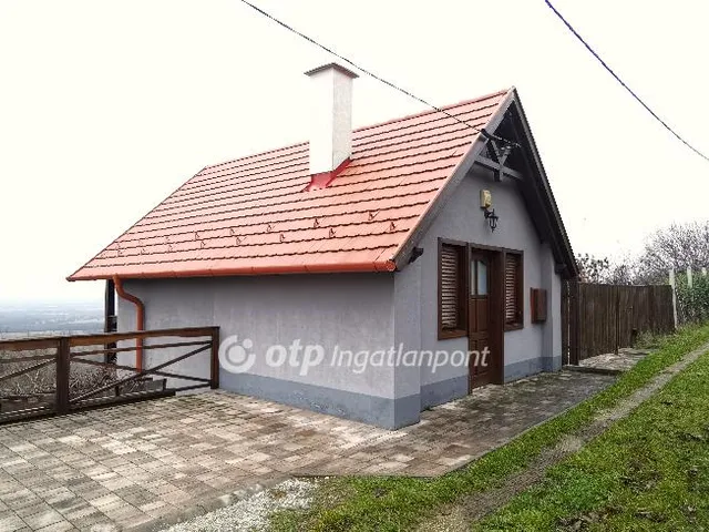 Eladó mezőgazdasági ingatlan Monoszló 50 nm