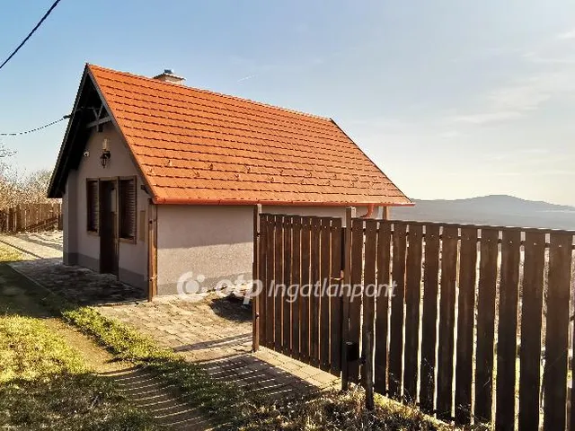 Eladó mezőgazdasági ingatlan Monoszló 50 nm