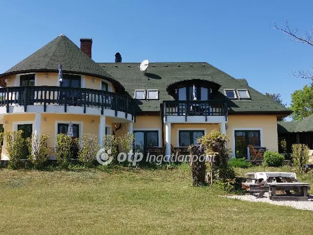 Eladó ház Balatonrendes 570 nm