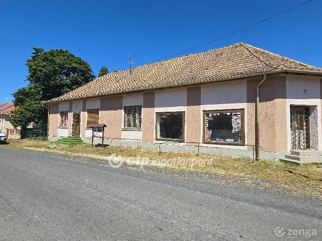 Eladó kereskedelmi és ipari ingatlan Resznek 207 nm