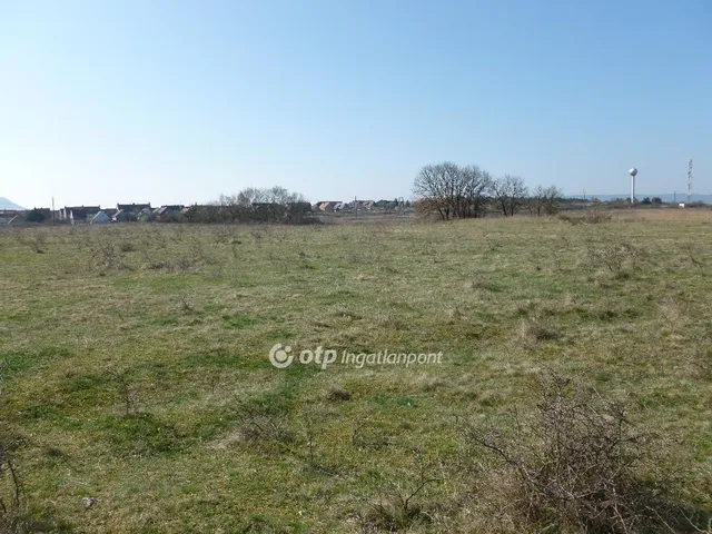Eladó telek Tapolca 23777 nm
