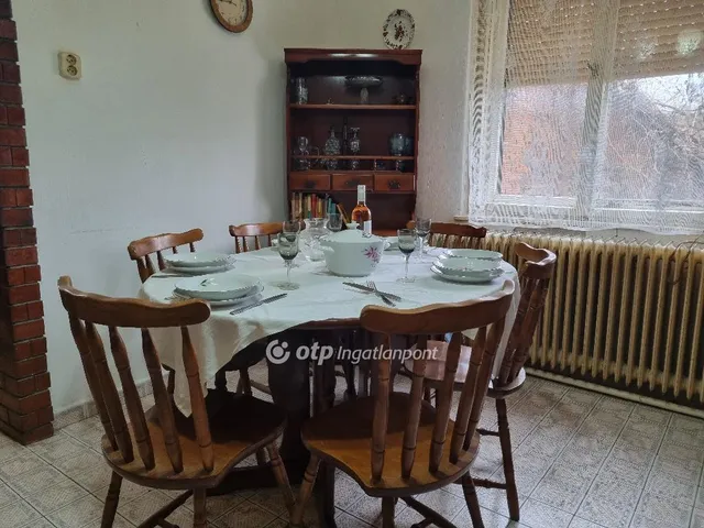 Eladó ház Pásztó, Külváros 160 nm