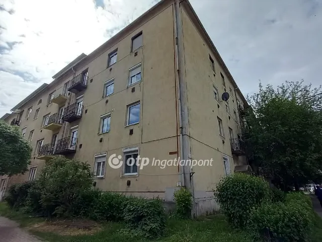 Eladó lakás Salgótarján, Vásártér 33 nm