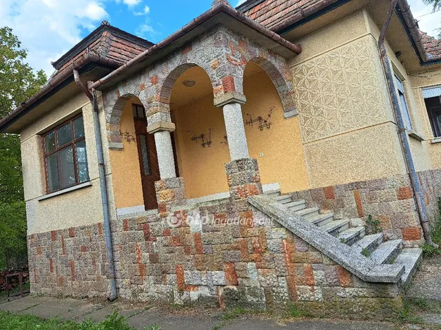 Eladó ház Hugyag 152 nm