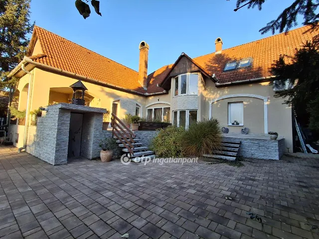 Eladó ház Balassagyarmat 232 nm