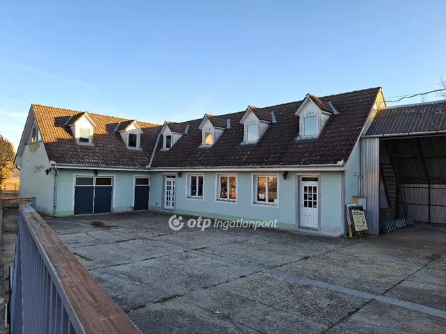 Eladó ház Szécsény 250 nm