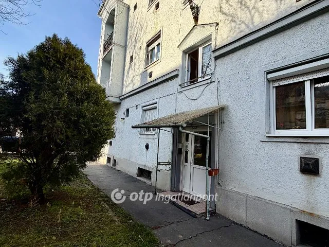 Eladó lakás Salgótarján, Vásártér 51 nm