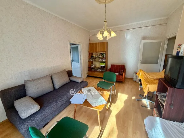 Eladó lakás Salgótarján, Vásártér 51 nm