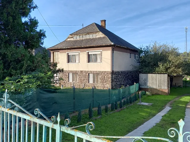 Eladó ház Salgótarján, Zagyvaróna 146 nm