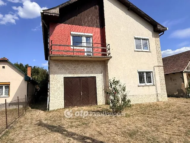 Eladó ház Etes 240 nm