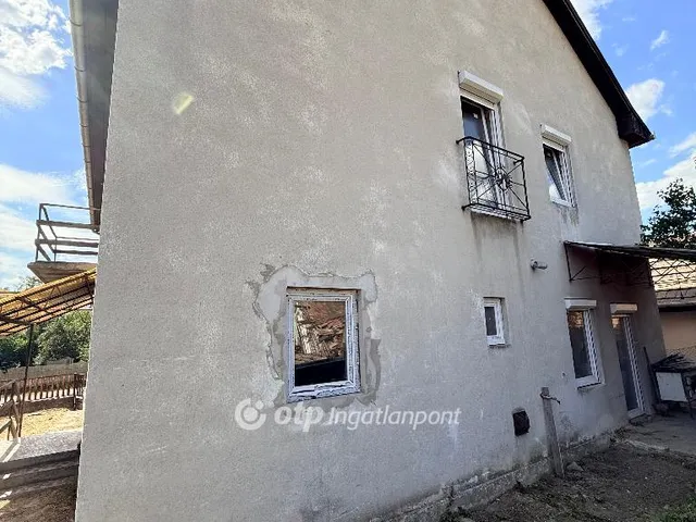 Eladó ház Etes 240 nm