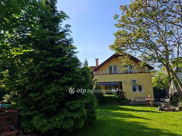 Eladó ház Szada 165 nm