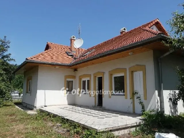 Eladó üdülő és hétvégi ház Abádszalók 150 nm