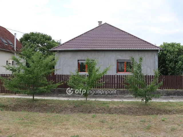 Eladó ház Szigetcsép 90 nm