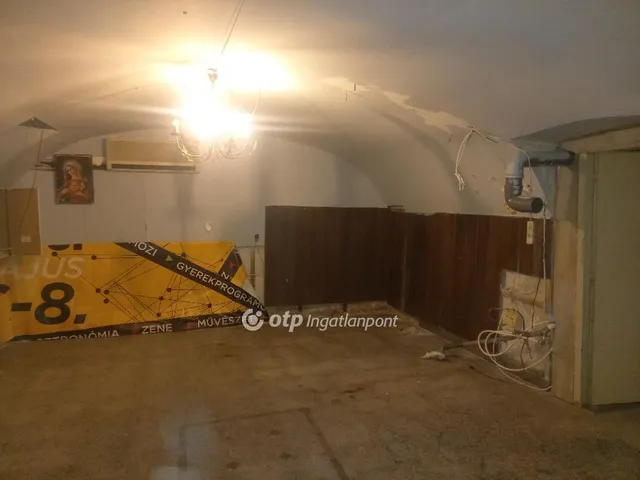 Eladó kereskedelmi és ipari ingatlan Budapest VII. kerület 33 nm