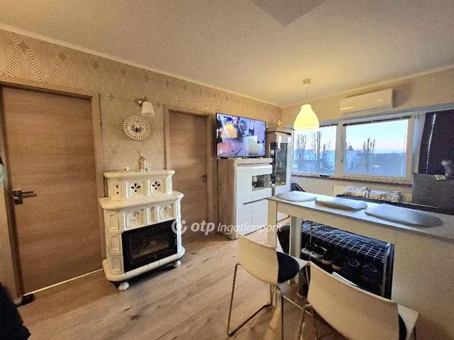 Eladó kereskedelmi és ipari ingatlan Budapest XVI. kerület, Mátyásföld 33 nm