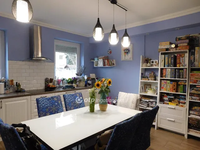 Eladó ház Budapest III. kerület, Csillaghegy 185 nm