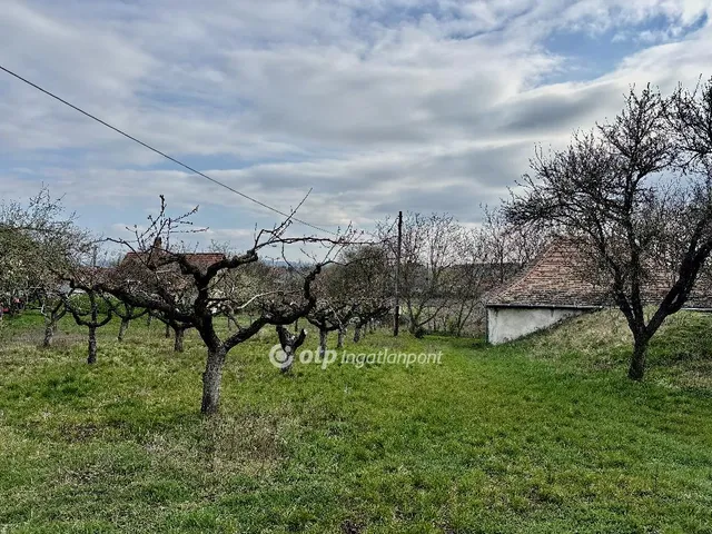 Eladó telek Etyek 8335 nm